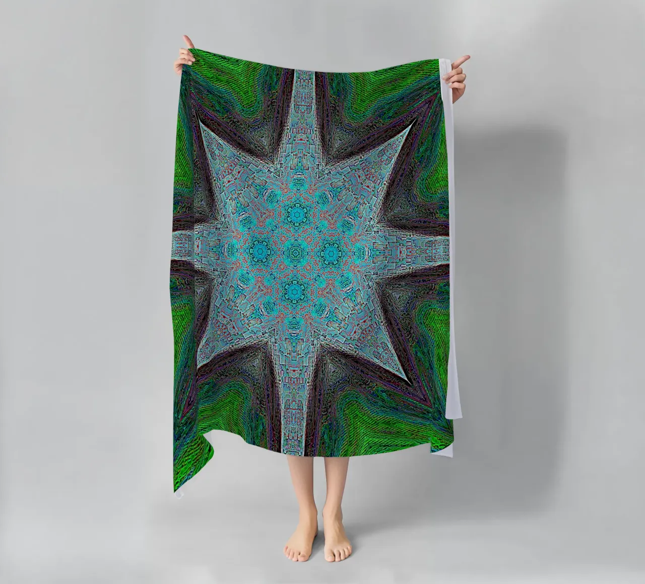 Estrella compleja, texturas y formas en turquesa/negro/verde toalla de playa de Gürsel Yesil Digital Art