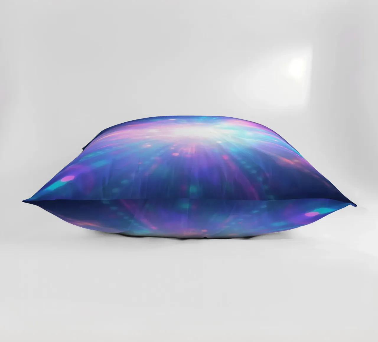 Le esplosioni di luce colorata creano un'atmosfera cosmica cuscino da DesignDoodle