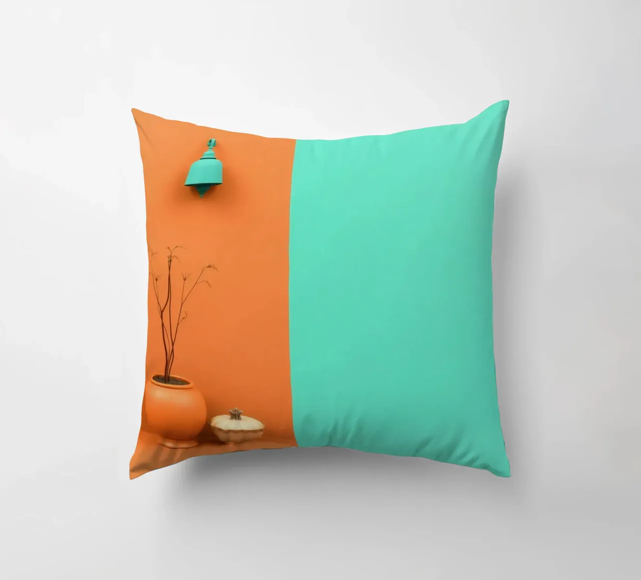 espositore decorativo con una pianta, una campana e zucche su un supporto cuscino da DesignDoodle