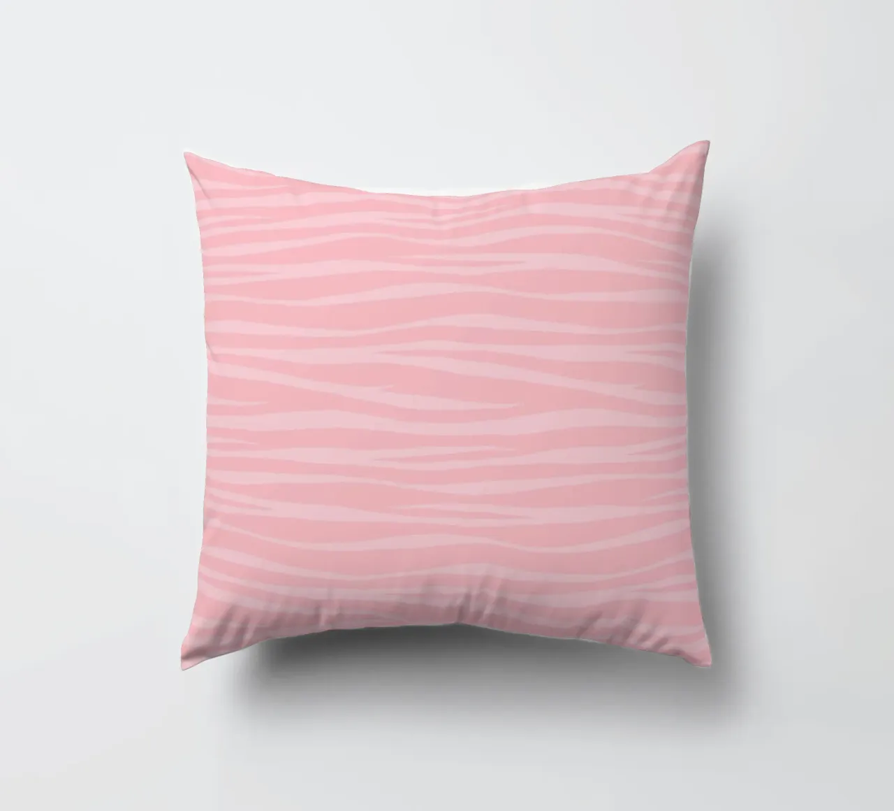 Marshmallow rosa con stampa zebrata cuscino da SilverPegasus