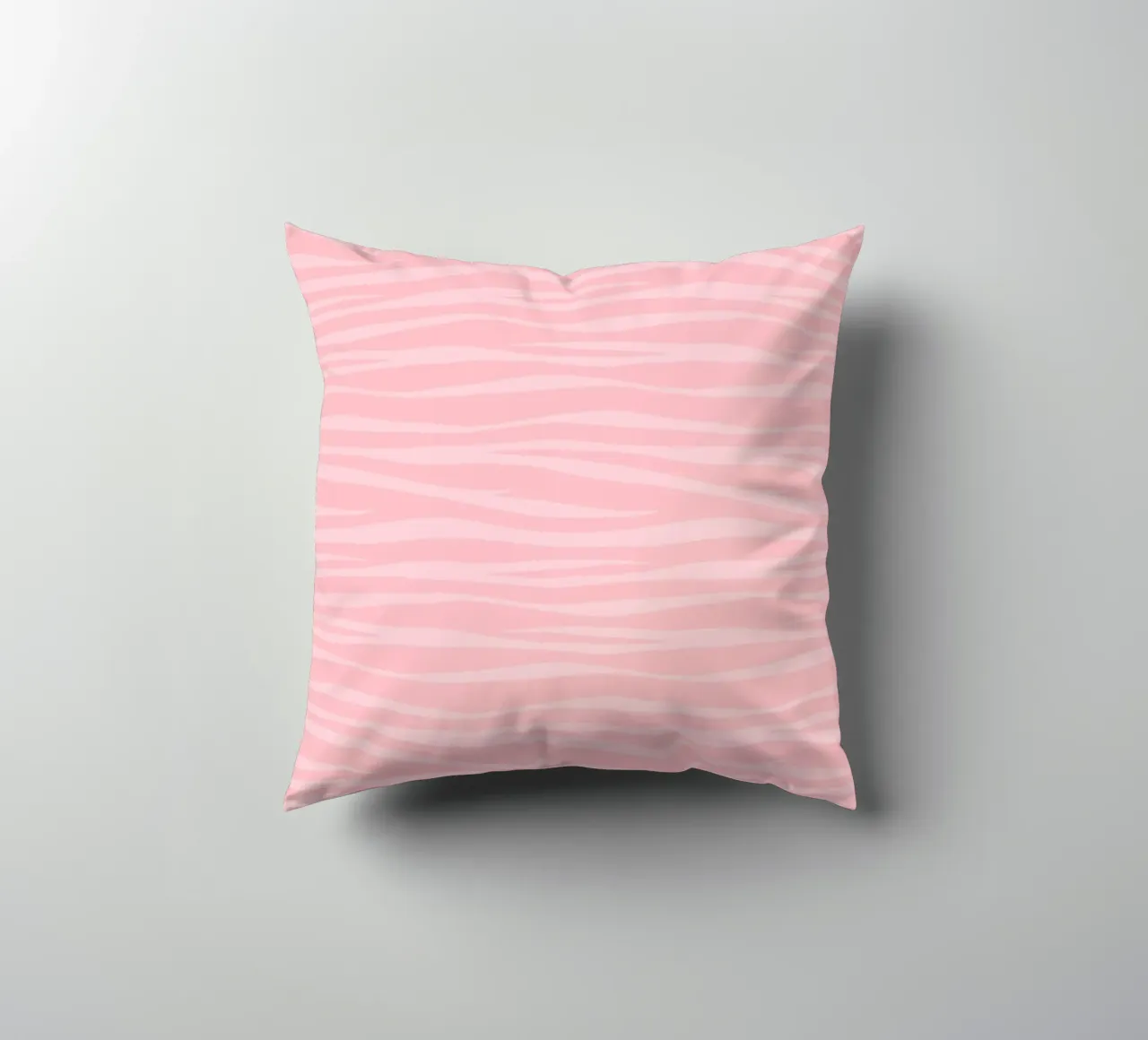 Marshmallow rosa con stampa zebrata cuscino da SilverPegasus