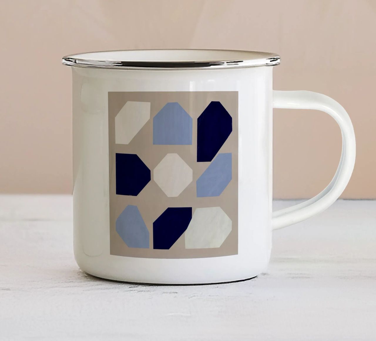 Forme geometriche di nove tazza in smalto da Little Dean