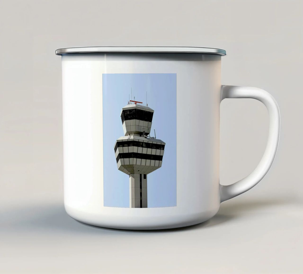 Tegel 1 tazza in smalto da Marc Schulthess