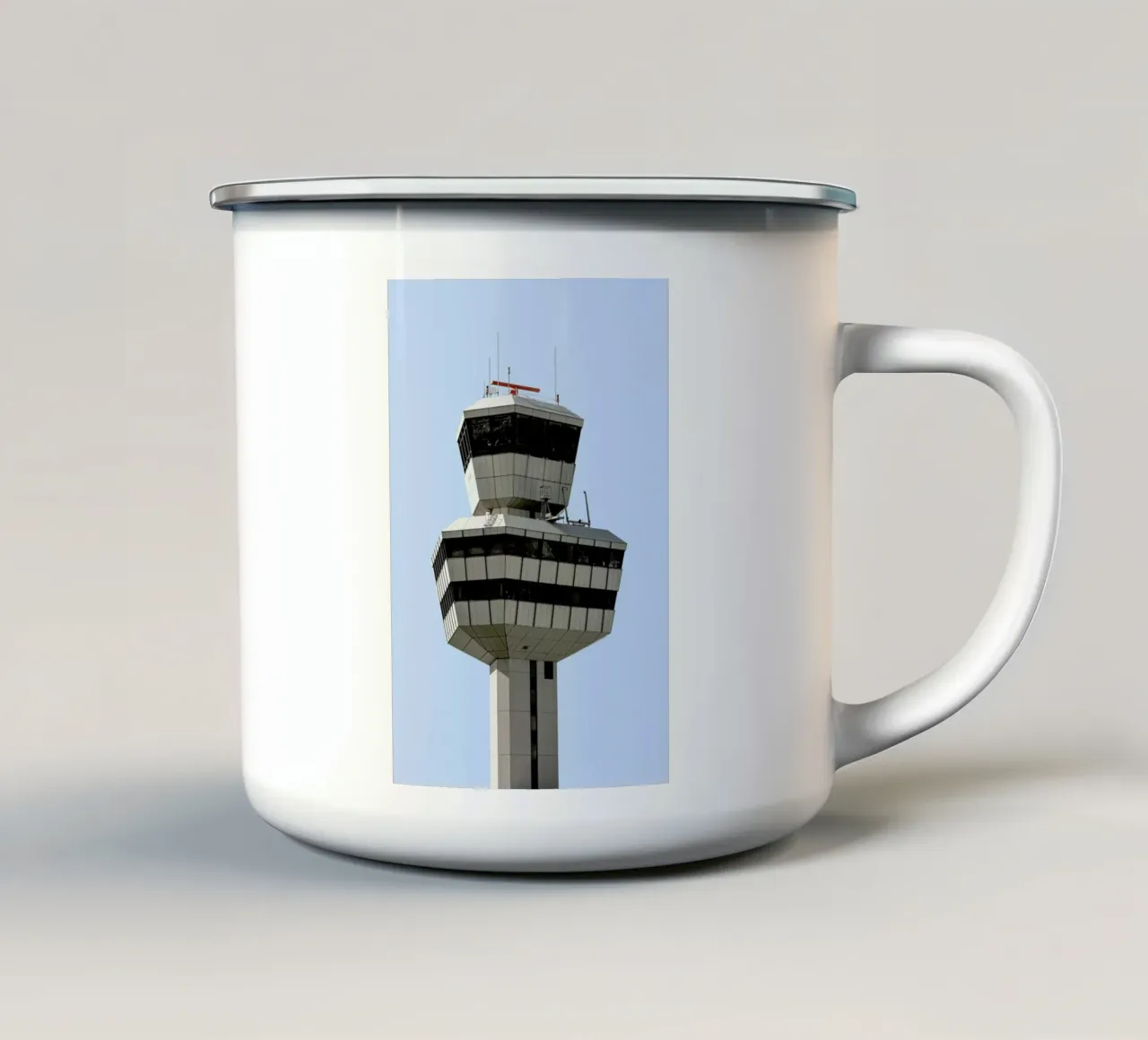 Tegel 1 tazza in smalto da Marc Schulthess