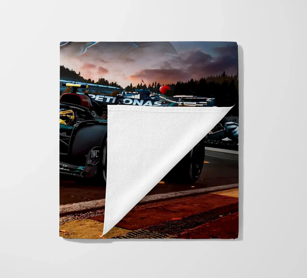 Lewis Hamilton telo mare da Agus Creative