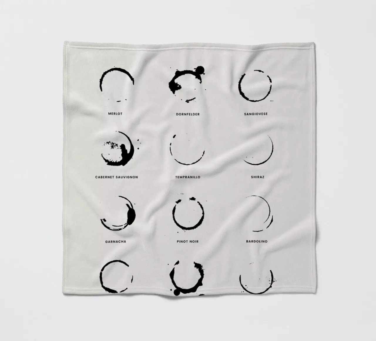 Paws Chart 2 coperta in pile da daylight design studio