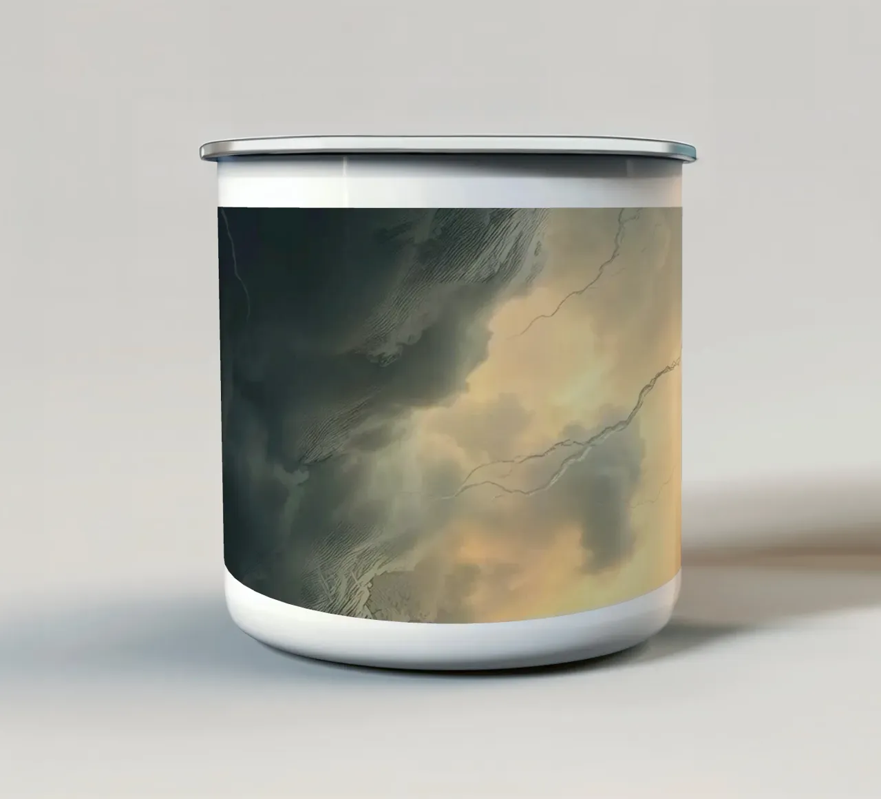 Drammatiche nuvole temporalesche si addensano davanti a un imminente temporale tazza in smalto da DesignDoodle