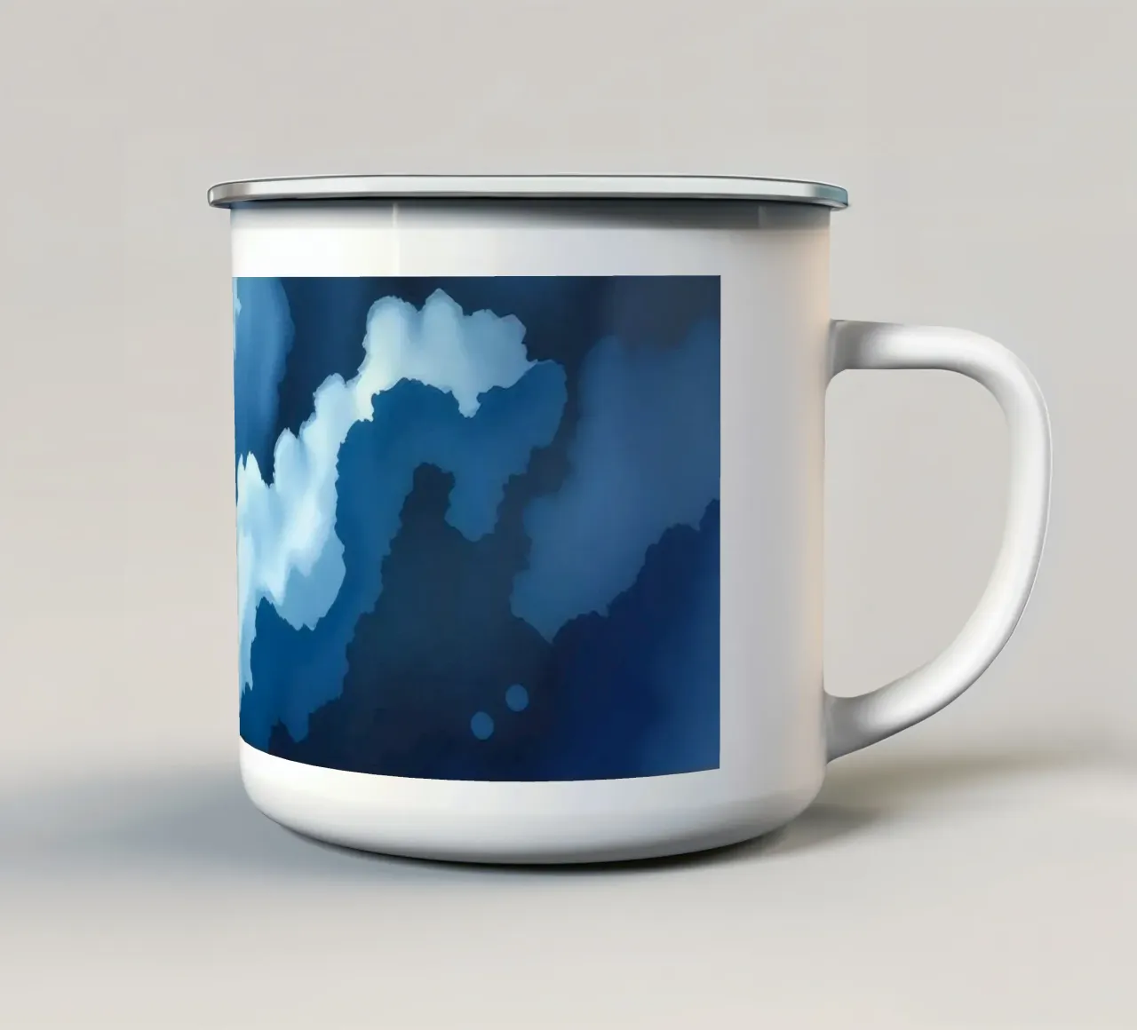 Nuvole luminose riflettono la luce in una calma atmosfera bluastra tazza in smalto da DesignDoodle