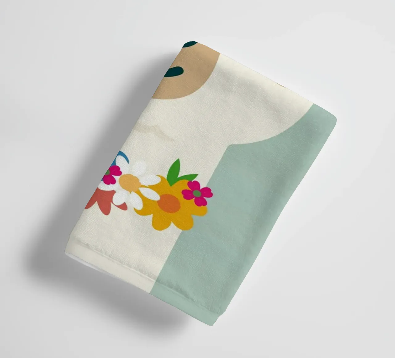 Flowery alpaca with wreath - Cheerful summer motif towel by namosh