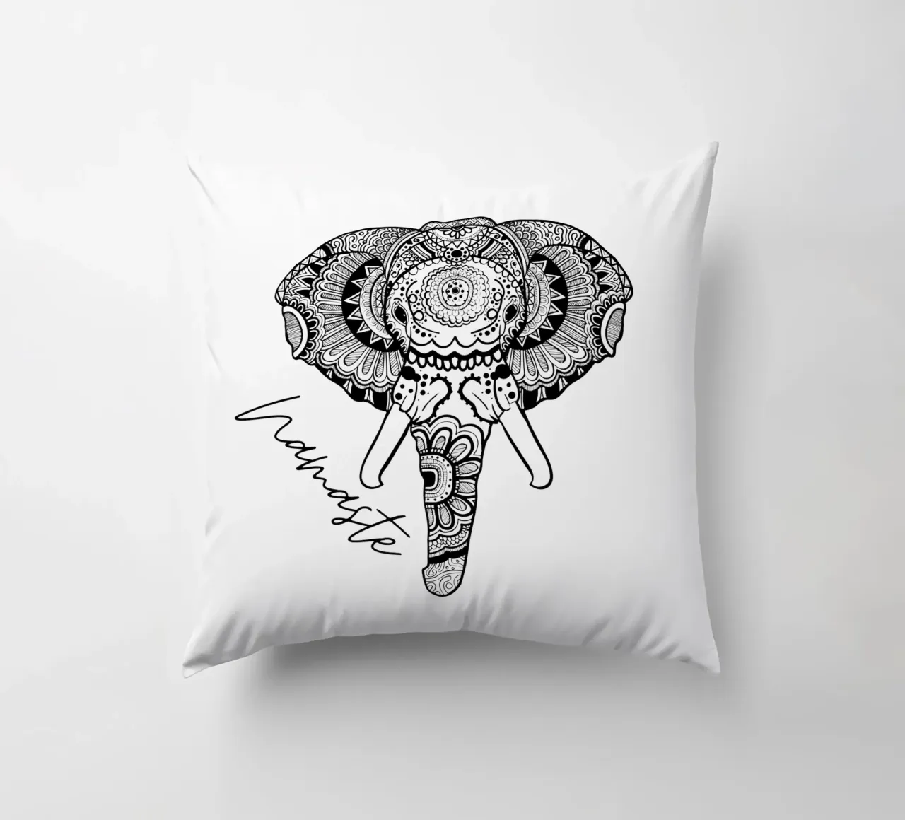 Elefante Namaste in stile mandala boho cuscino da ArtDesign by KBK