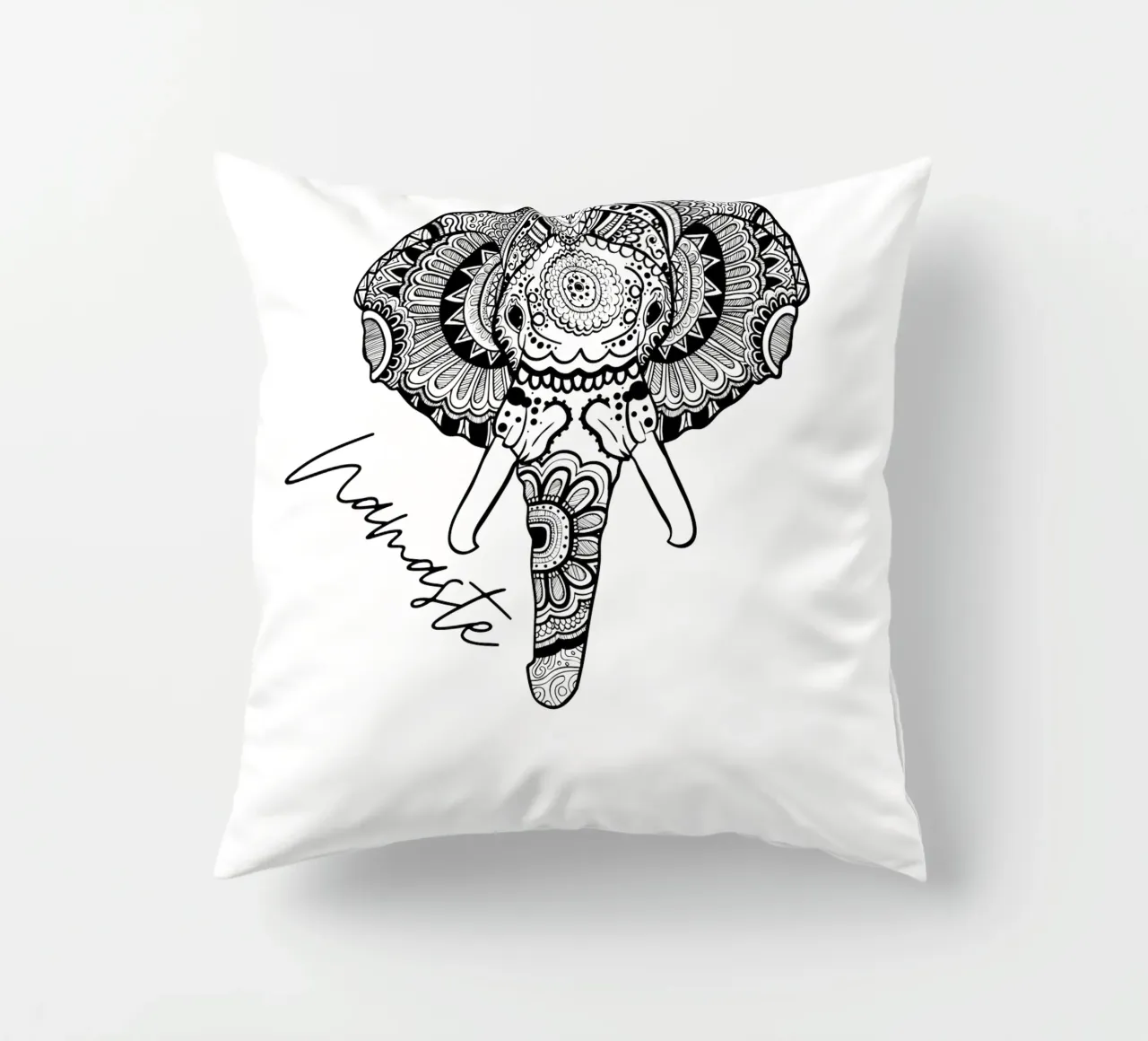 Elefante Namaste in stile mandala boho cuscino da ArtDesign by KBK