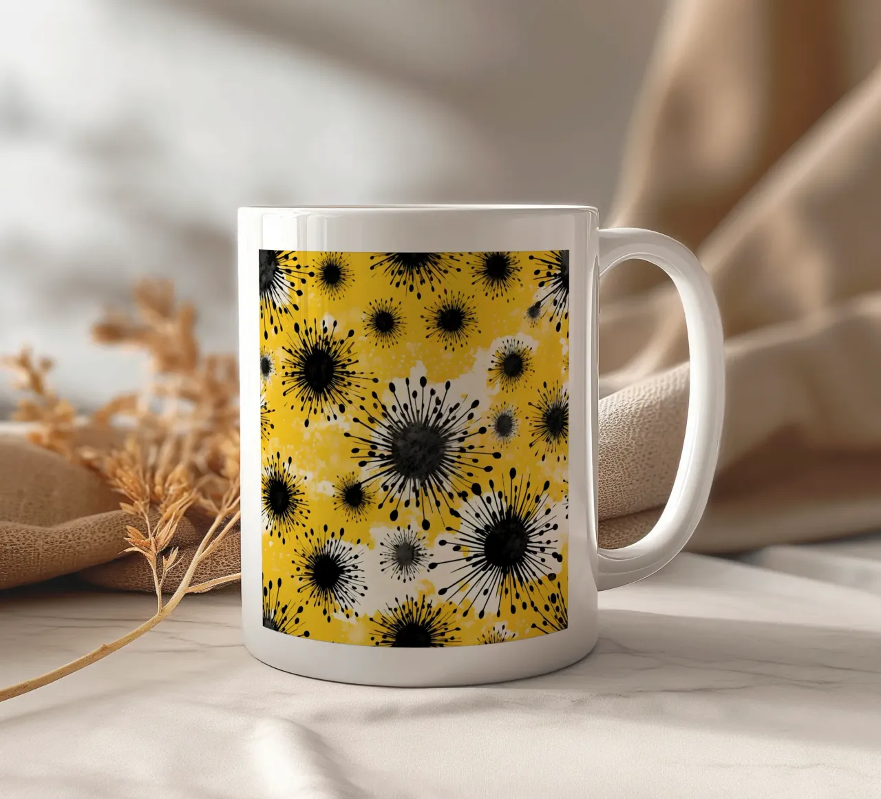 Campi di dente di leone dorati tazza in ceramica da Botanical Pattern House