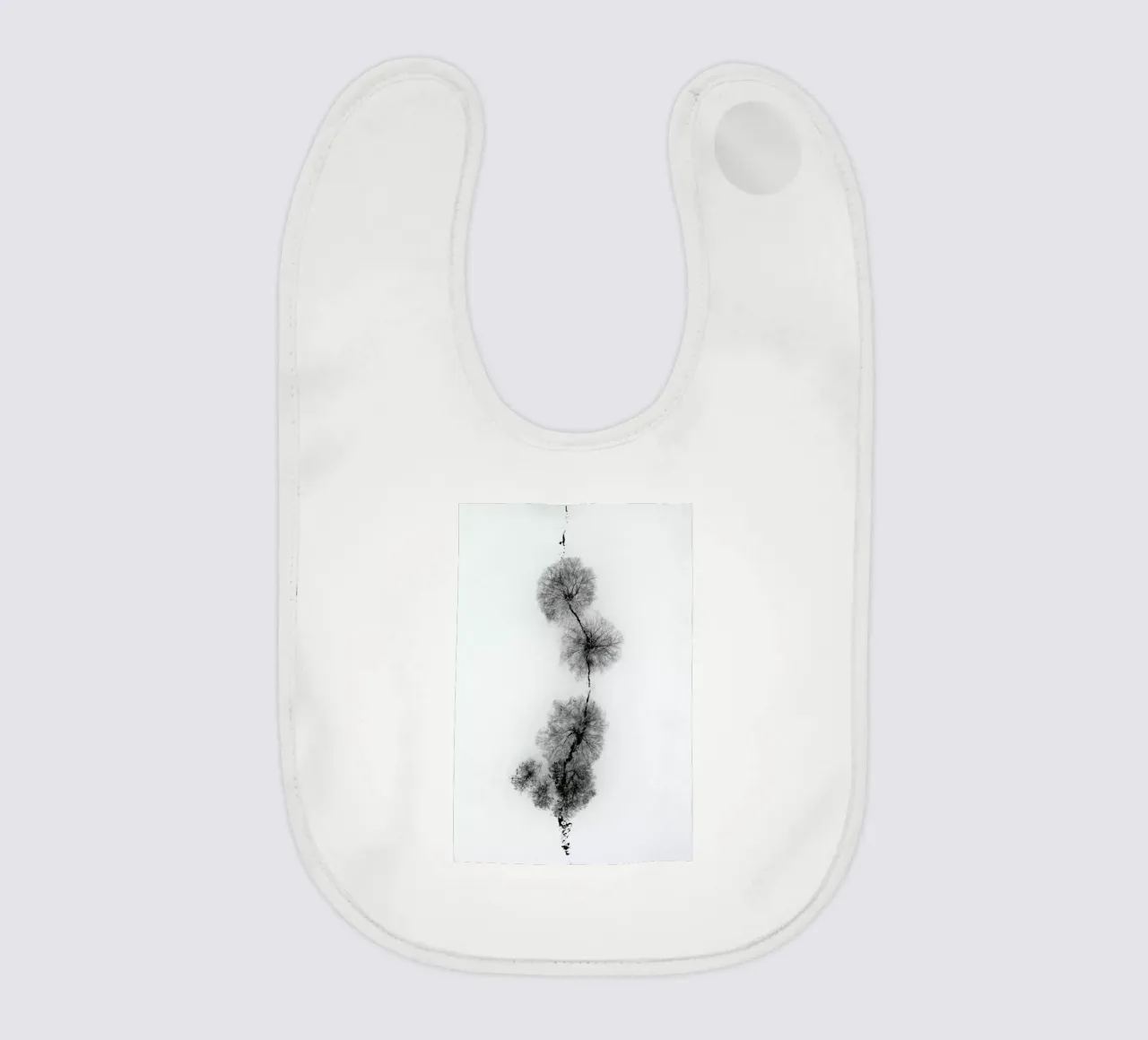 Trees At A Snowy Ice Stream bavaglino da Studio Nahili