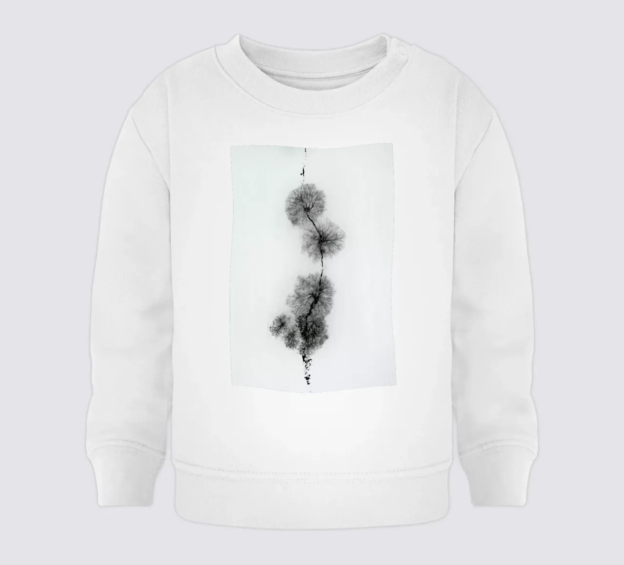 Trees At A Snowy Ice Stream felpa neonato da Studio Nahili
