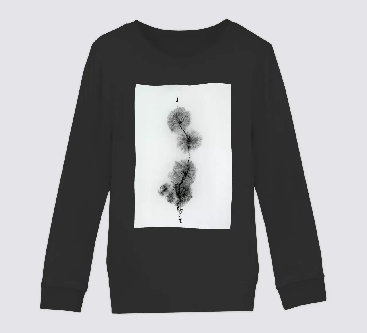 Trees At A Snowy Ice Stream felpa bambino da Studio Nahili