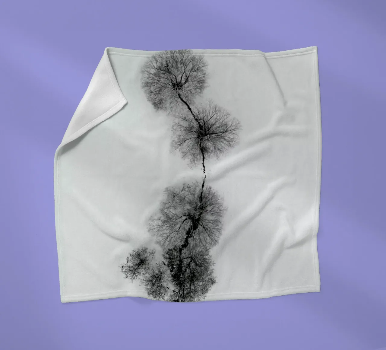 Trees At A Snowy Ice Stream coperta in pile da Studio Nahili