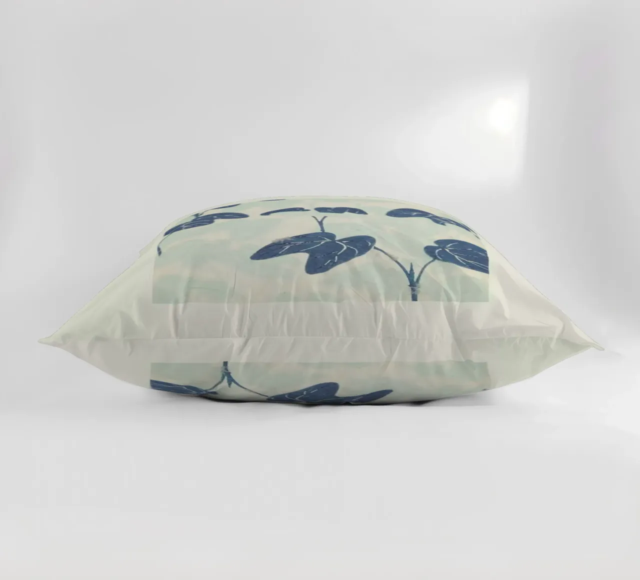 Shin-Bijutsukai - Leaves cuscino da Vintage by JUNIQE