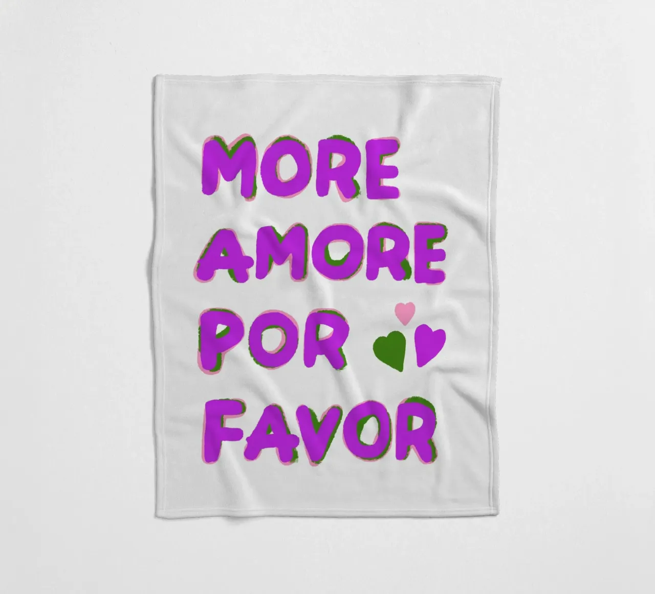 Mehr Liebe, bitte! Fleecedecke von Carinaprint