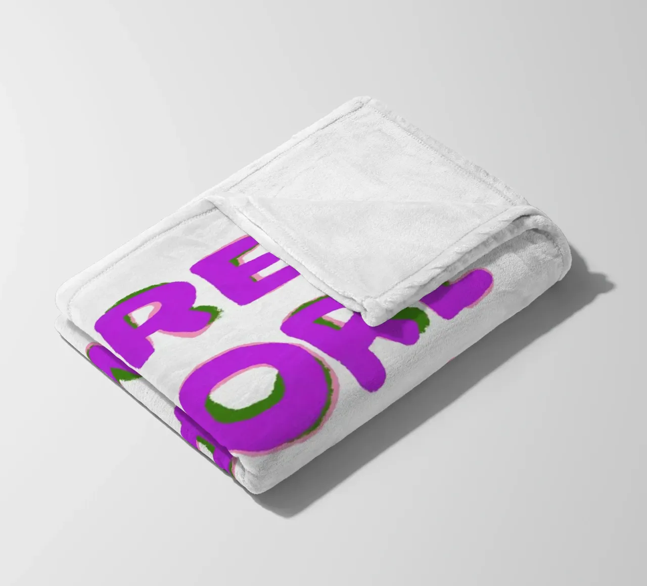 Mehr Liebe, bitte! Fleecedecke von Carinaprint