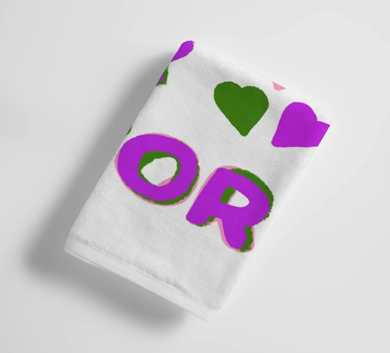 Più amore, per favore! asciugamano da bagno da Carinaprint