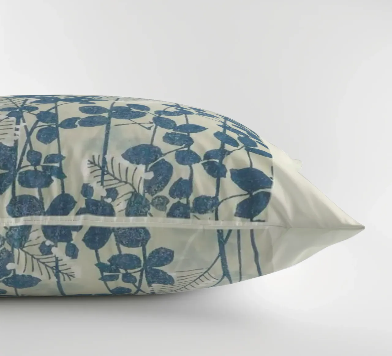 Shin-Bijutsukai - Leaves And Ferns cuscino da Vintage by JUNIQE