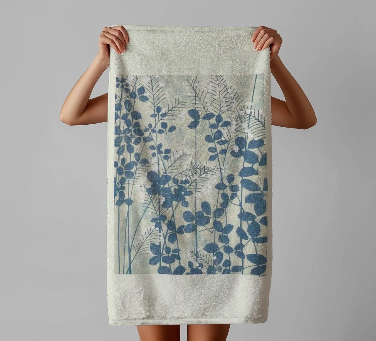Shin-Bijutsukai - Leaves And Ferns Handtuch von Vintage by JUNIQE