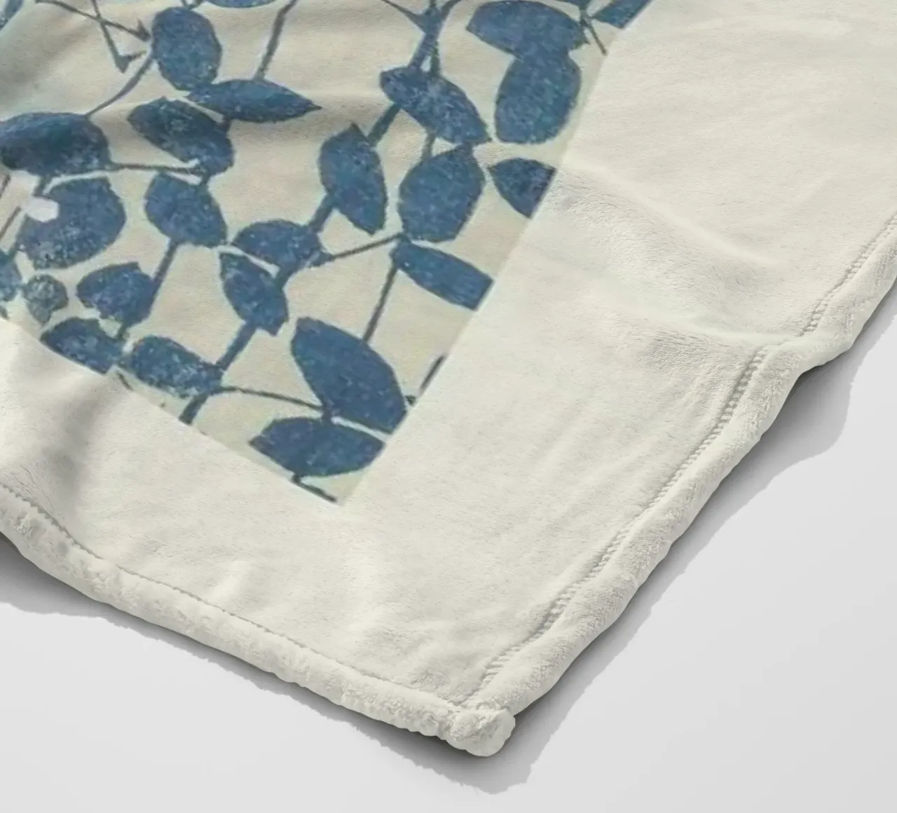 Shin-Bijutsukai - Leaves And Ferns coperta in pile da Vintage by JUNIQE