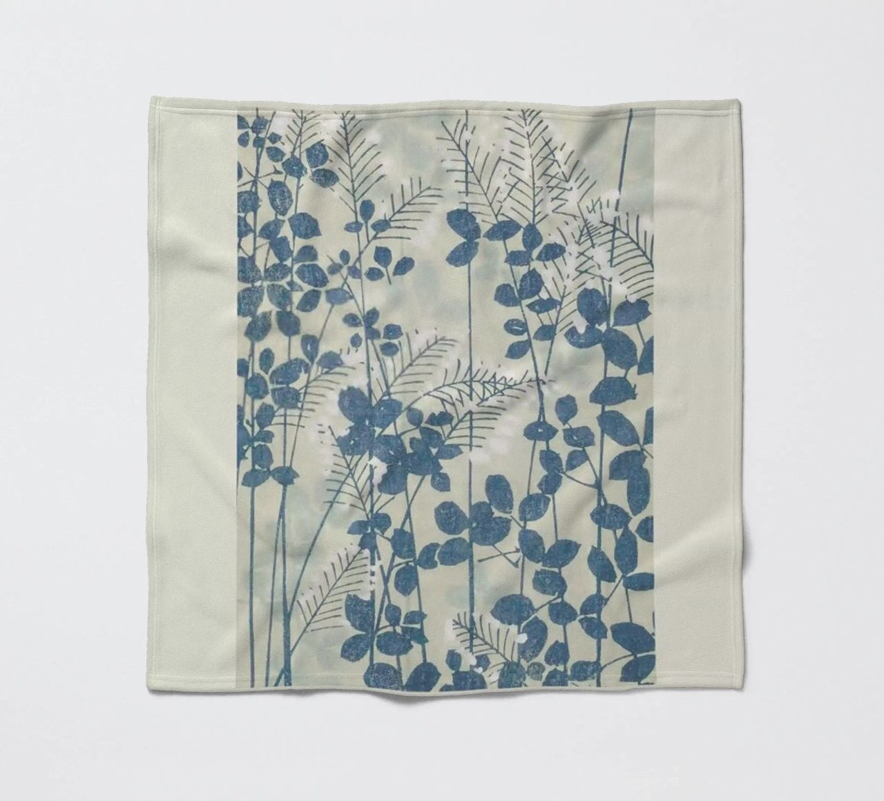 Shin-Bijutsukai - Leaves And Ferns Fleecedecke von Vintage by JUNIQE