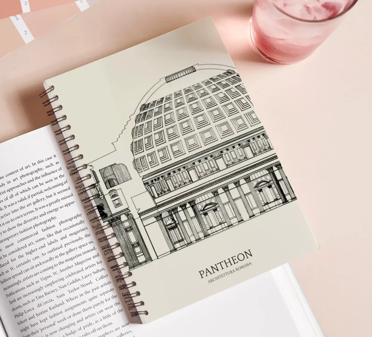 Pantheon notitieboek met spiraal van Vintage by JUNIQE