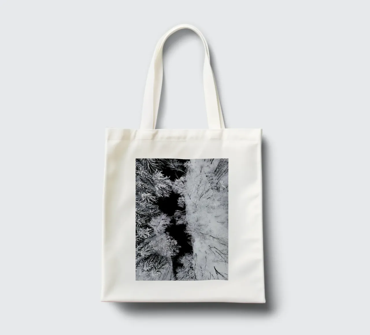 Black River Through The Snowy Winter Forest Jutebeutel von Studio Nahili