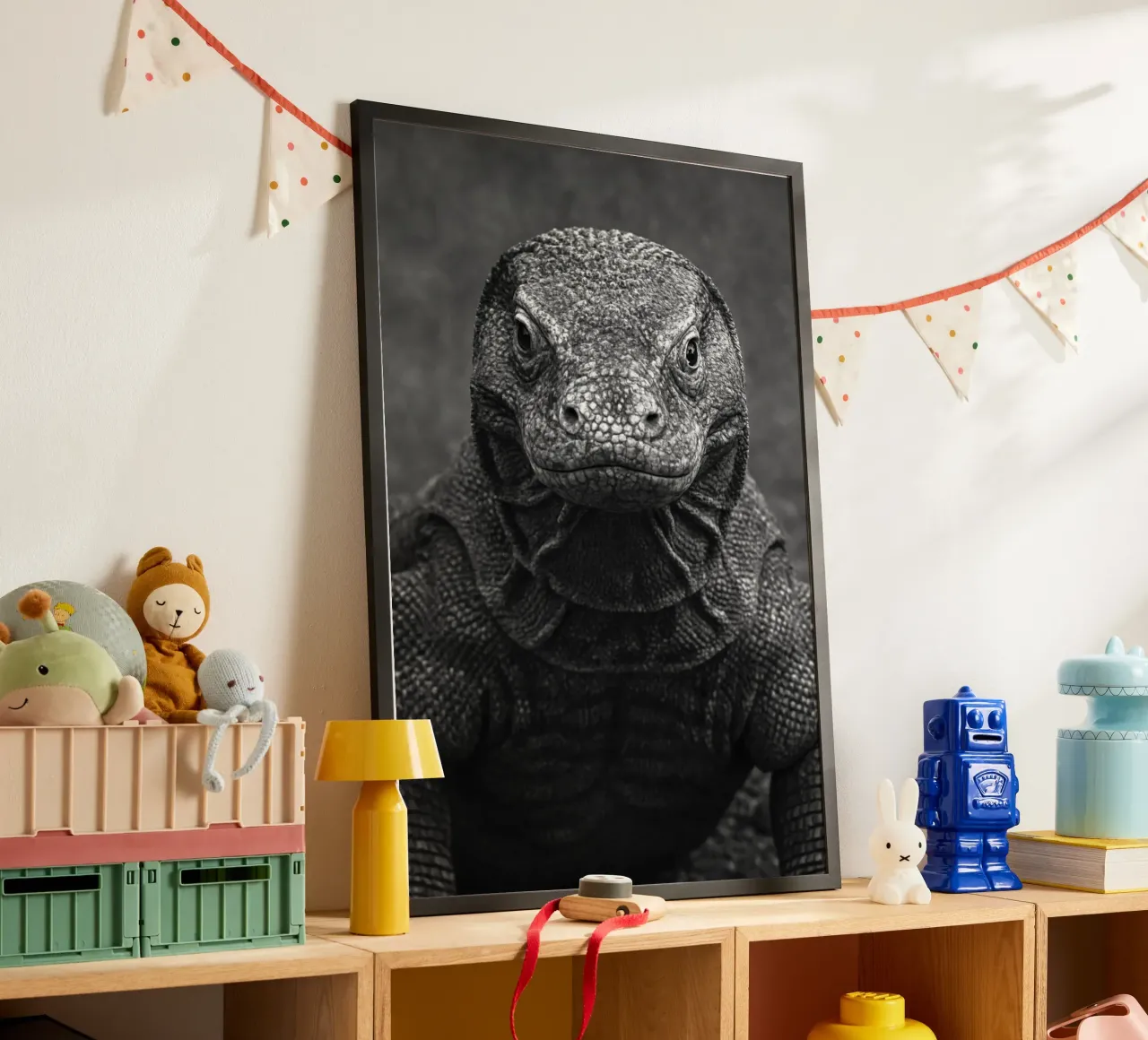 fotografia in bianco e nero di komodo poster con telaio in plastica da the gunduls