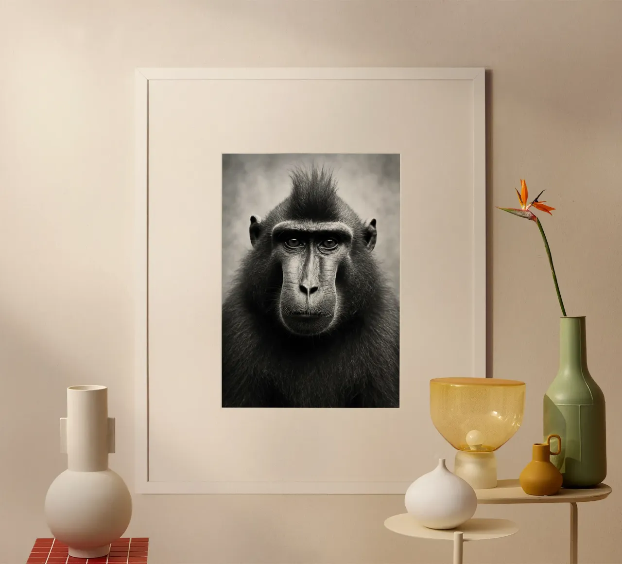 scimmia fotografia in bianco e nero poster con telaio in legno da the gunduls