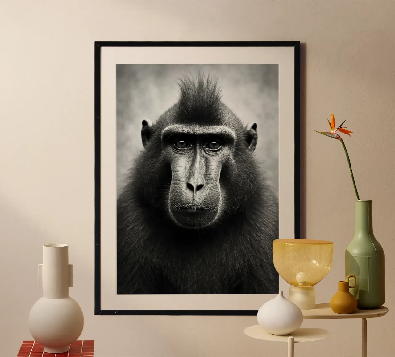 scimmia fotografia in bianco e nero poster con telaio in legno da the gunduls