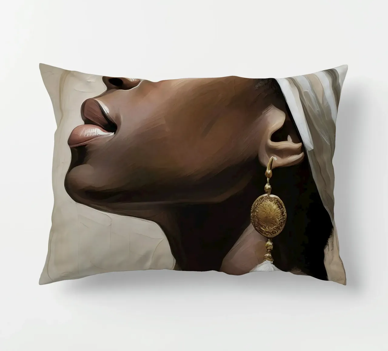 Ritratto donna africana in colori tenui cuscino da Take Your Art BV
