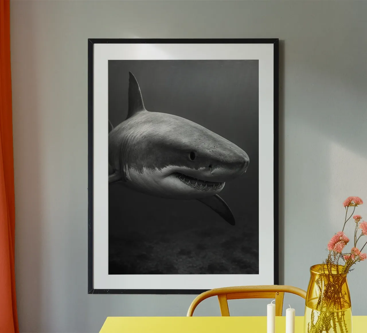 squalo fotografia in bianco e nero poster con telaio in alluminio da the gunduls