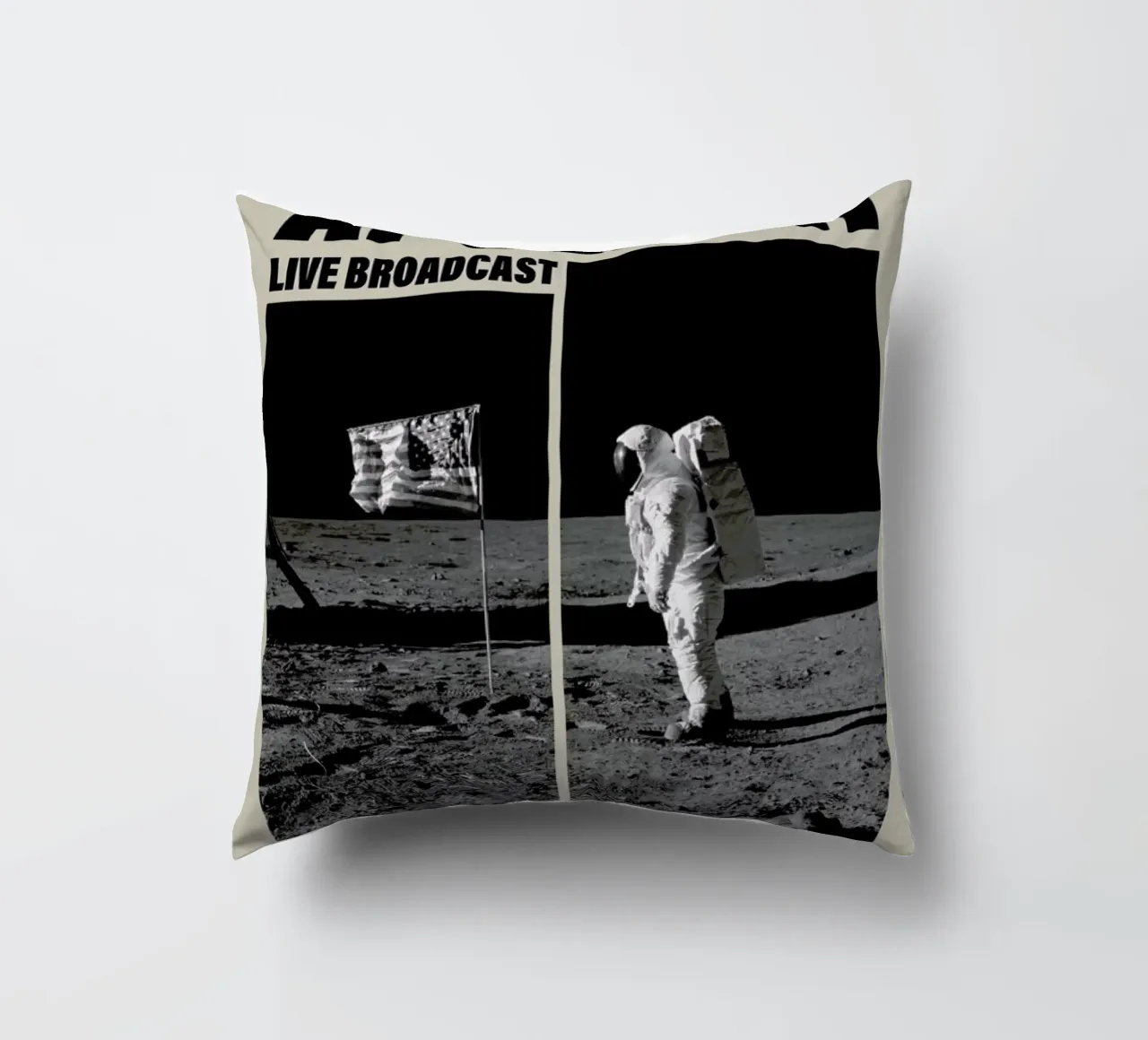 Apollo 11, Madison Square Garden II cuscino da Vintage by JUNIQE