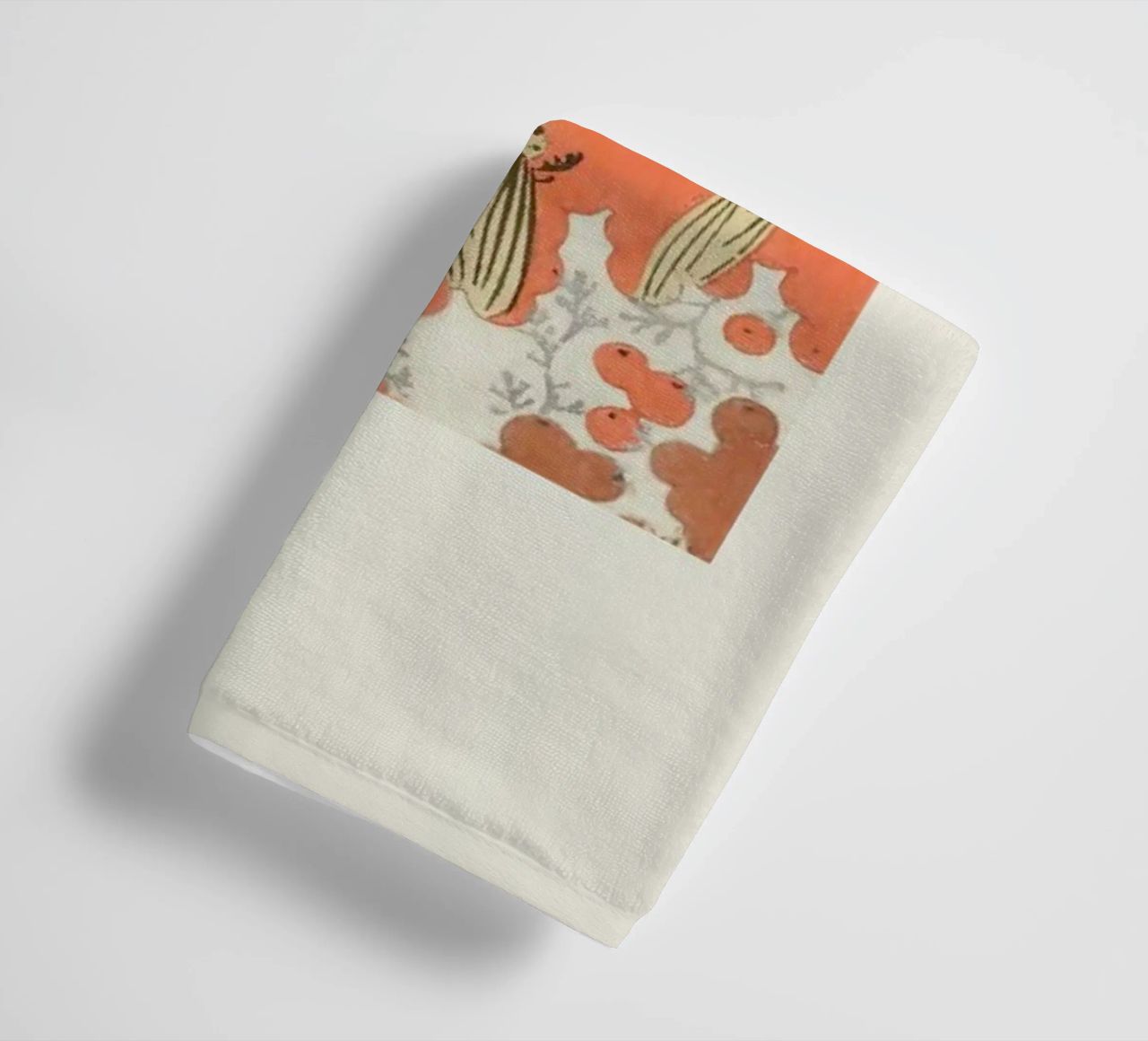 Shin-Bijutsukai - Berry asciugamano da bagno da Vintage by JUNIQE