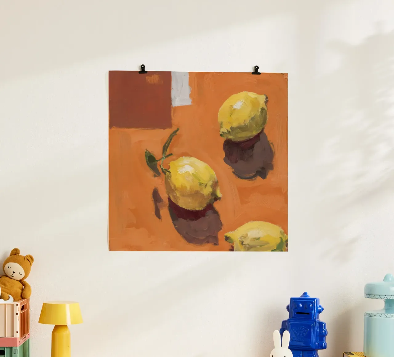 Silenzio d'oro agli agrumi poster con telaio in legno da Mystic Grain
