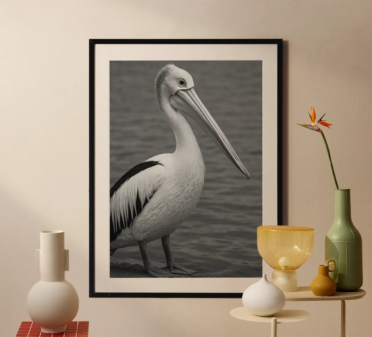 uccello pellicano fotografia in bianco e nero poster con telaio in plastica da the gunduls