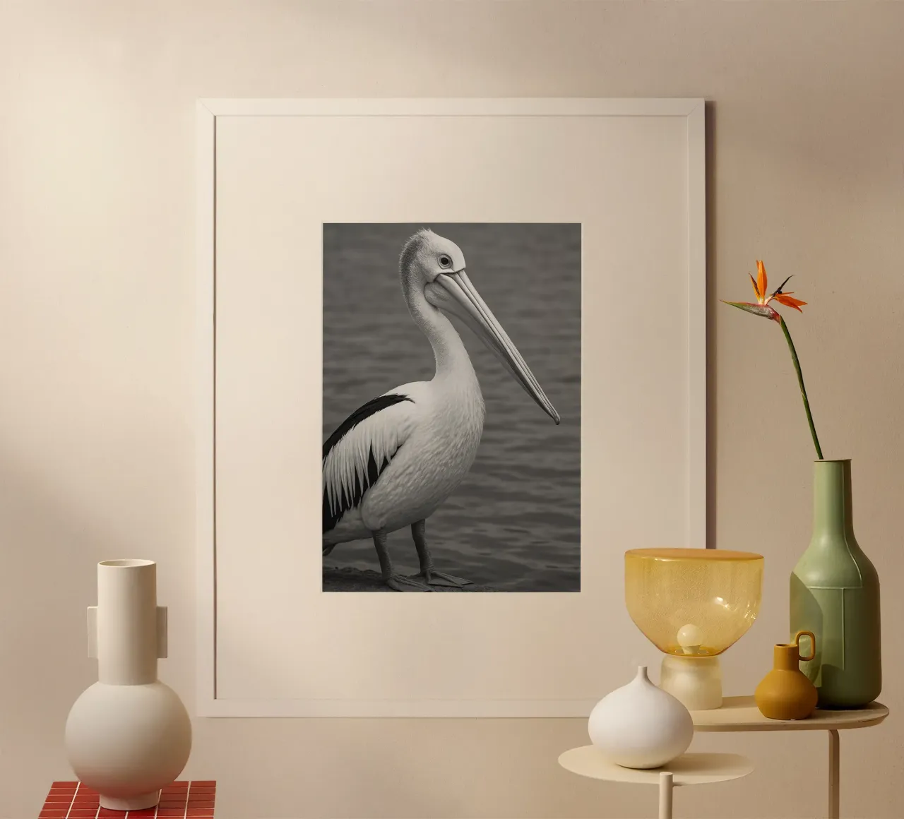 uccello pellicano fotografia in bianco e nero poster con telaio in plastica da the gunduls
