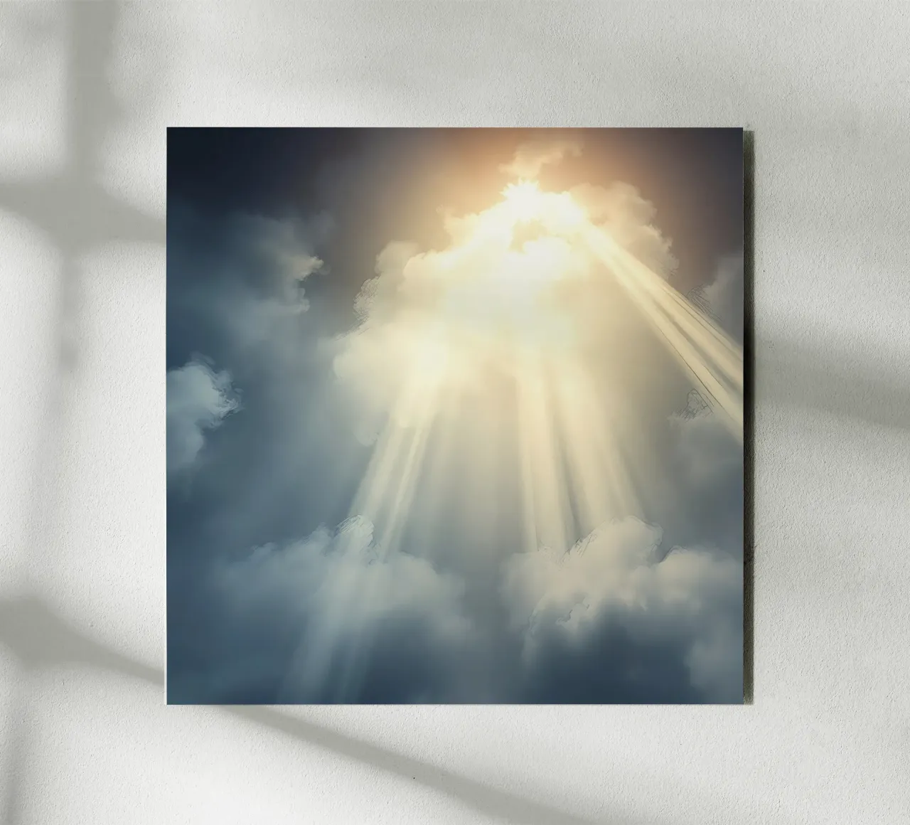 Raggi di sole che si infrangono tra le nuvole scure alluminio dibond da DesignDoodle