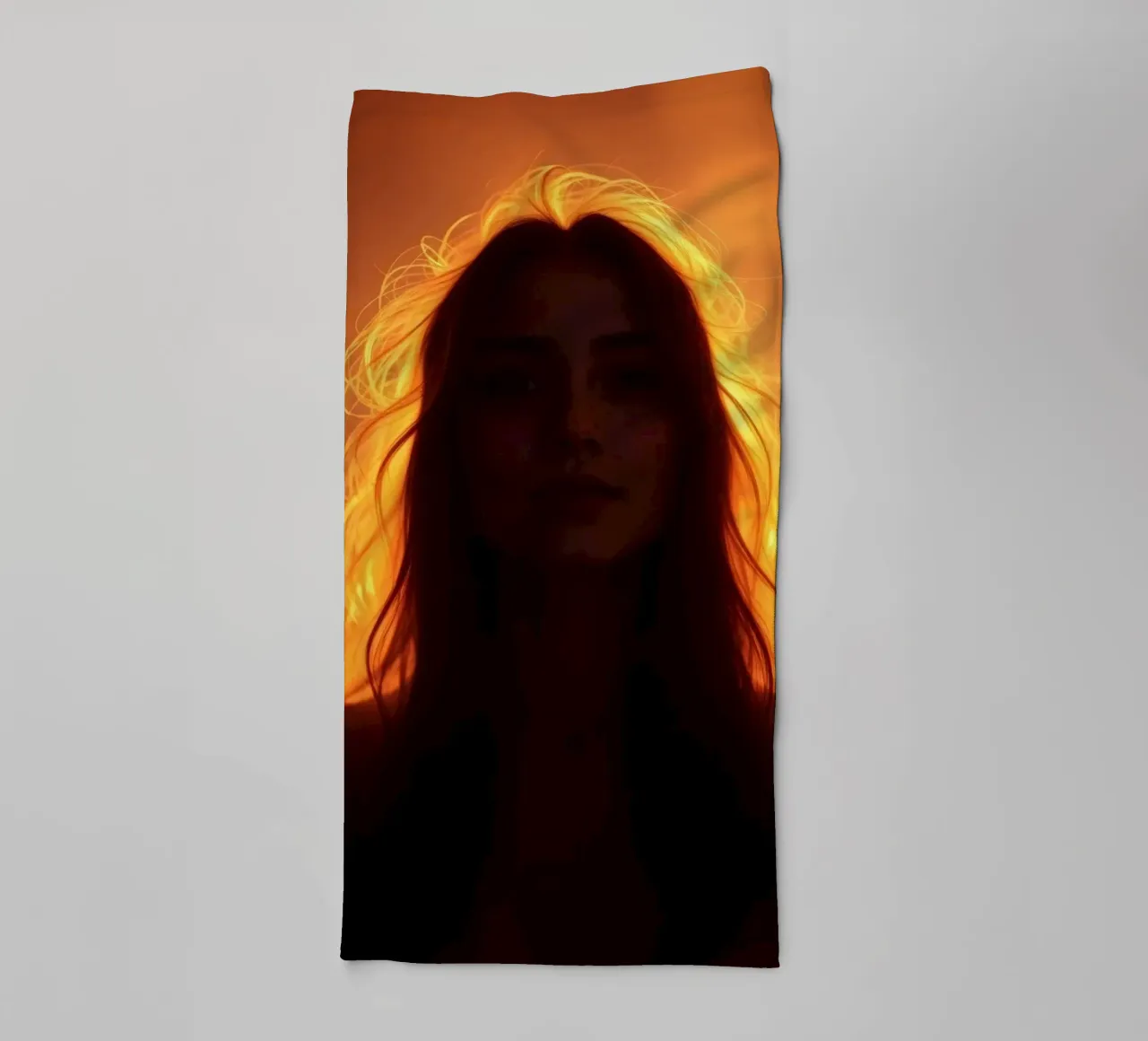 silhouette di una donna illuminata da una luce calda asciugamano da bagno da DesignDoodle