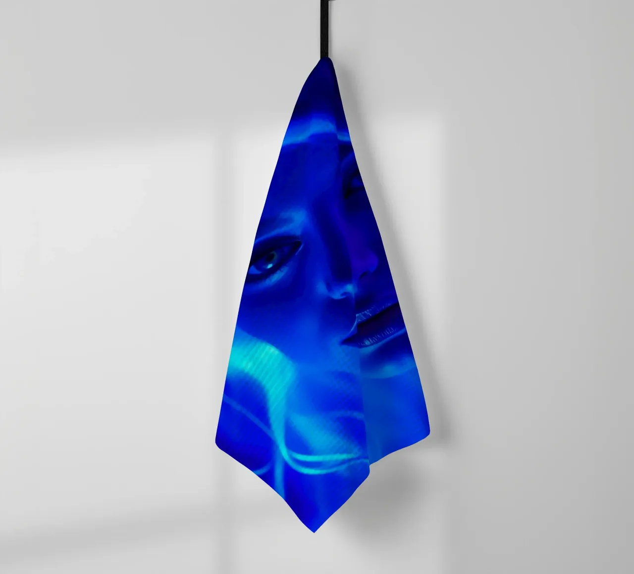 donna con illuminazione luminosa blu che mette in risalto la bellezza del viso canovaccio da cucina da DesignDoodle