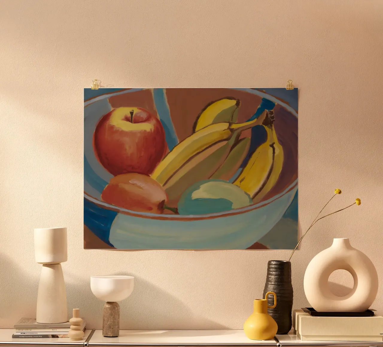 Sussurri della ciotola di frutta poster con telaio in legno da Mystic Grain