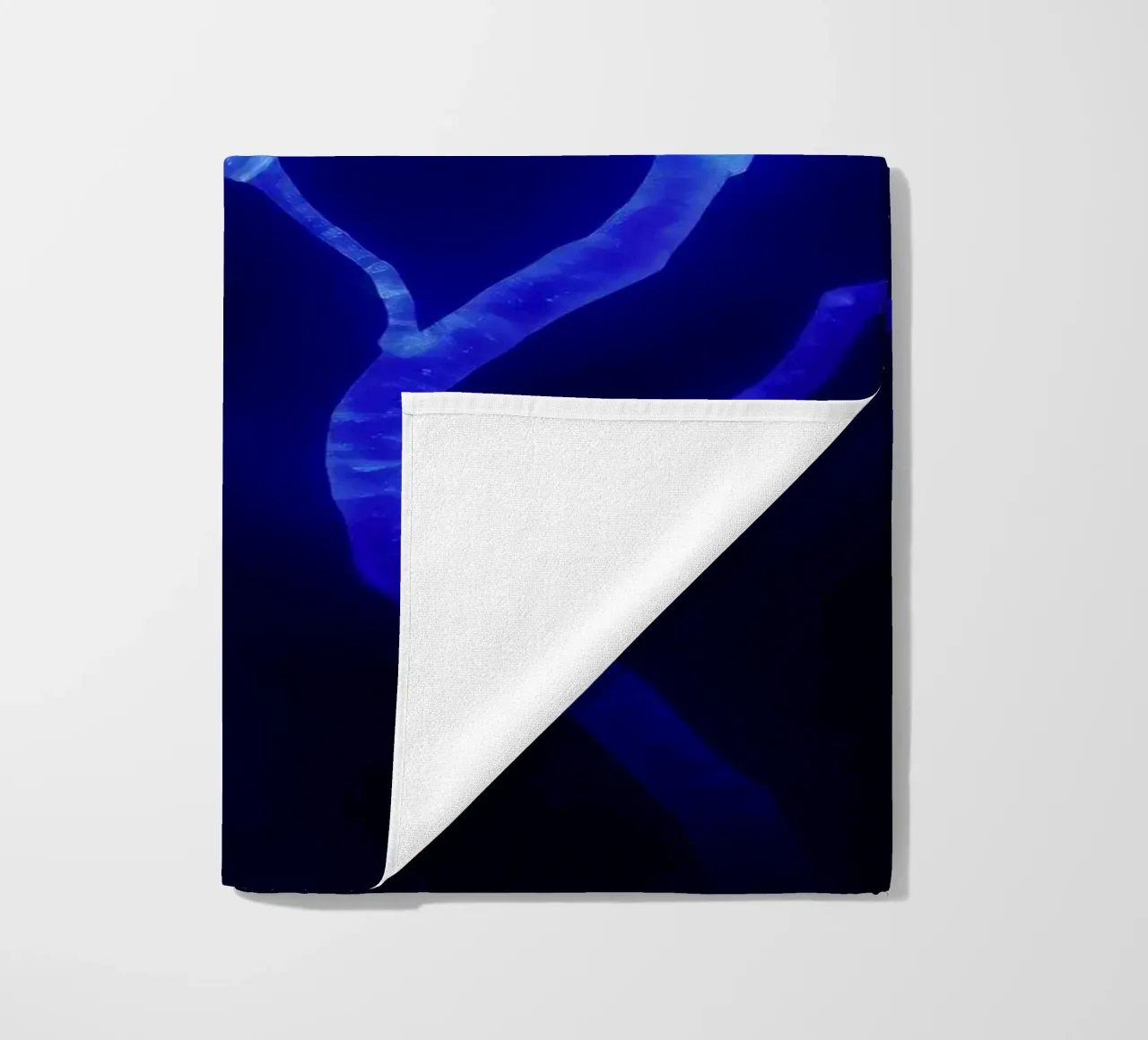 Forme curve e luminescenti in colori pastello si fondono tra loro. telo mare da DesignDoodle