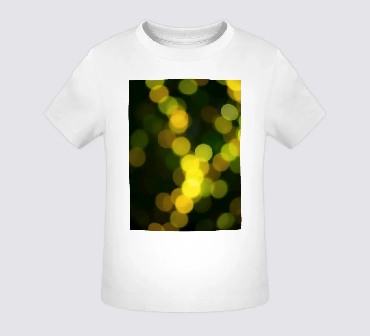 Le luci bokeh creano un'atmosfera festosa maglietta neonato da DesignDoodle