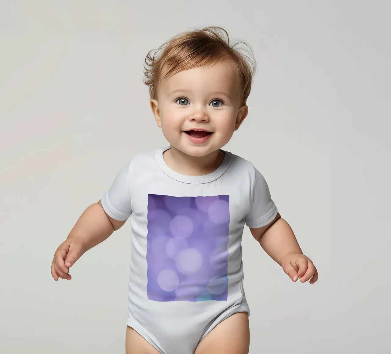 fondo bokeh con suaves luces moradas y azules body de bebé de DesignDoodle
