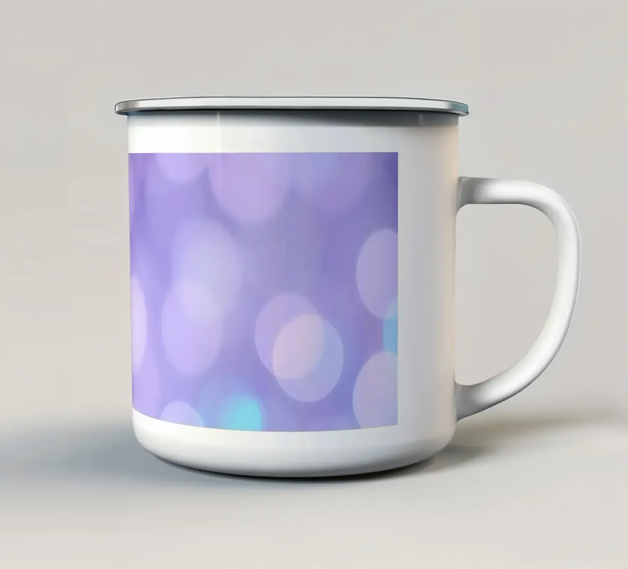 arrière-plan bokeh avec des lumières douces violettes et bleues mug en émail de DesignDoodle