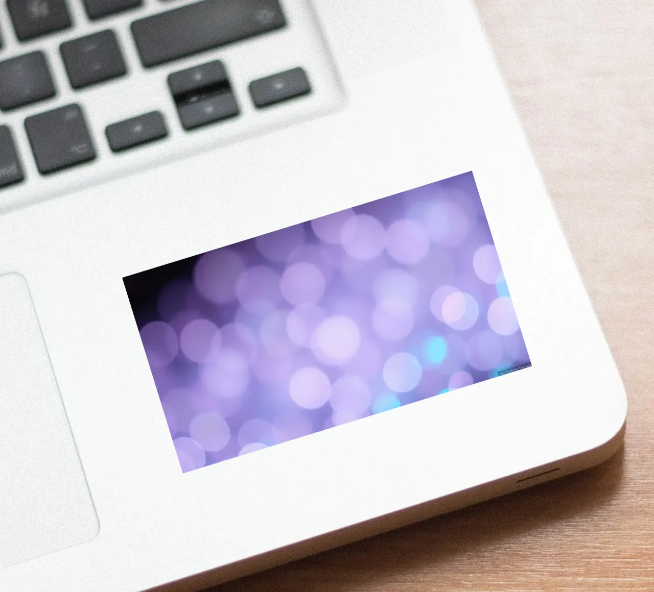 Sfondo bokeh con luci soffuse viola e blu adesivo da DesignDoodle