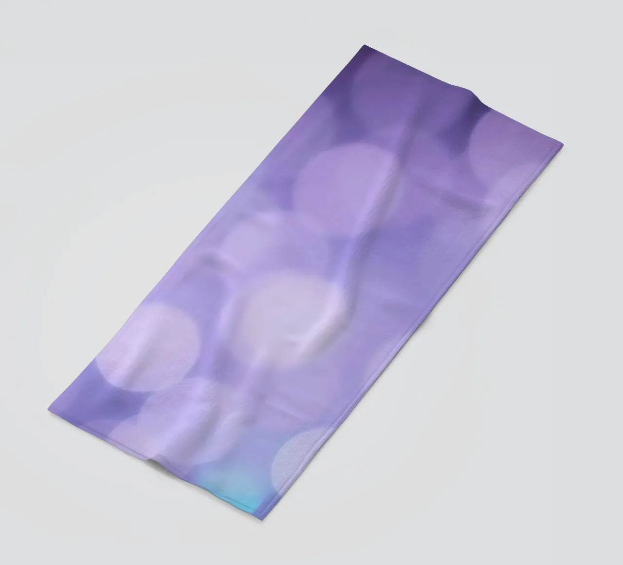 Sfondo bokeh con luci soffuse viola e blu telo mare da DesignDoodle